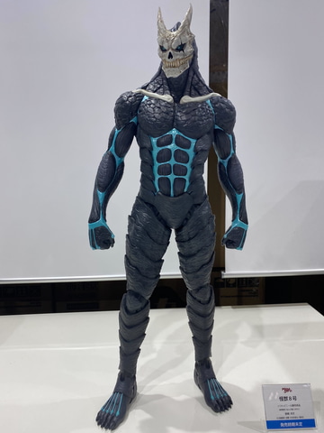 シン・仮面ライダー」の仮面ライダーがソフビフィギュア化！ 「怪獣8