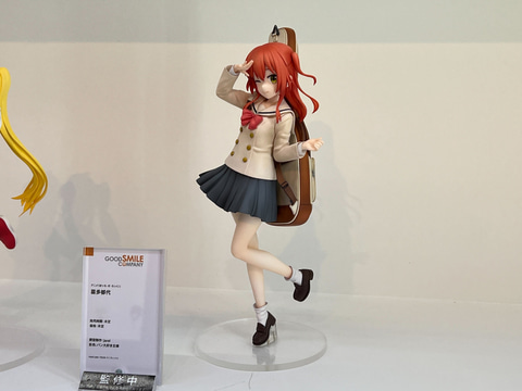 ぼっち・ざ・ろっく！」より結束バンドがスケールフィギュアで集合