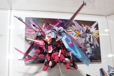 特別企画】【ガンダムベース撮り下ろし】ズゴックの中から現れた「HG 1
