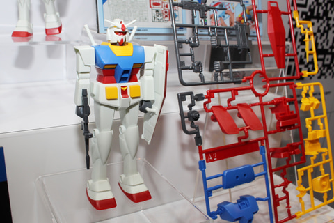 ガンプラの今昔を感じる懐かしくて新しい「ベストメカコレクション RX