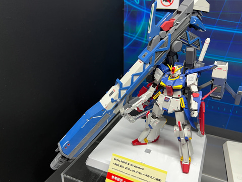 νガンダム」「Z」「ZZ」が「ガンダムUCE」の新武装でMETAL ROBOT魂に