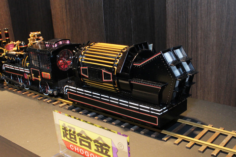 バック・トゥ・ザ・フューチャー」公開40周年記念「超合金TIME TRAIN