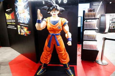 最終回の扉絵をモチーフにした壁掛けフィギュアも世界初公開！「DRAGON