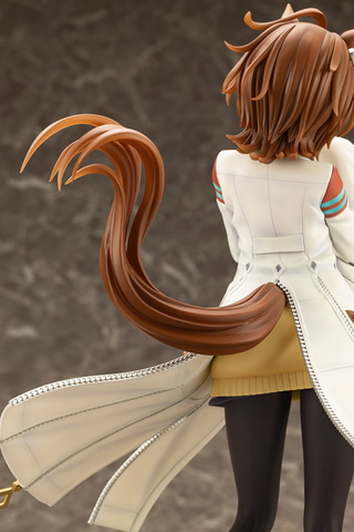 ウマ娘」より大胆不敵な笑みを浮かべた「アグネスタキオン」の1/7