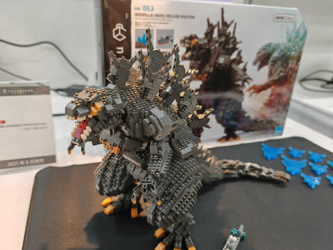 ナノブロックから「ゴジラ（2023）」が展示中！ 8月発売予定【おもちゃ