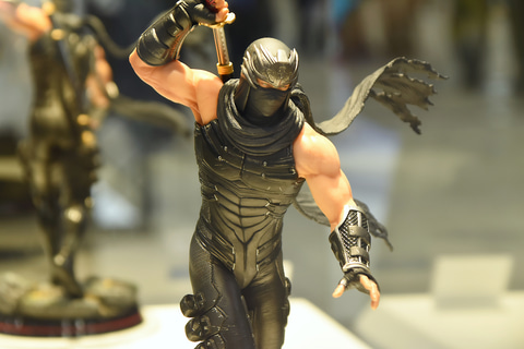 盛り上がりはゲームだけじゃない！「NINJA GAIDEN」特設ブースに超忍