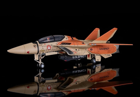 超時空要塞マクロス」の第1話に登場した複座型のバルキリー「VF-1D」が