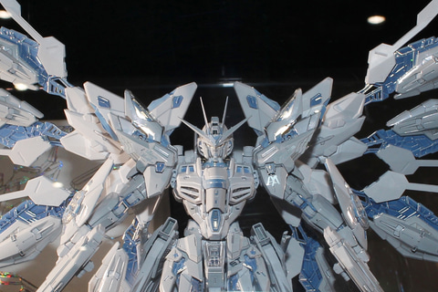 特別企画】純白の輝きをまとう「MGEX 1/100 ストライクフリーダム