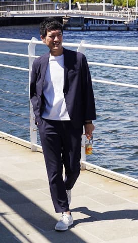 AOKI、サッカー素材の夏向け「アクティブワークスーツ」 - Impress Watch