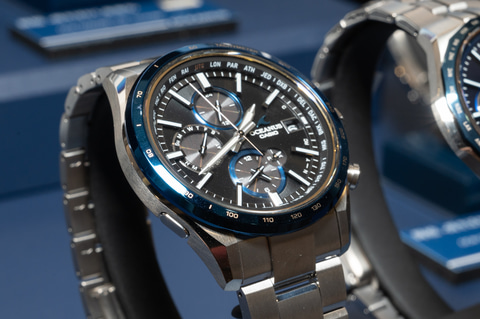 カシオ オシアナス 空の“濃い青”を映す2機種 - Impress Watch