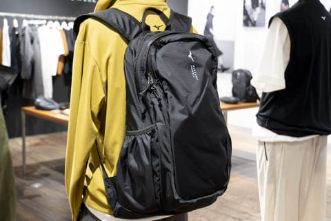 ミズノ×マーガレットハウエル、ウォーキングシューズやウェアでコラボ