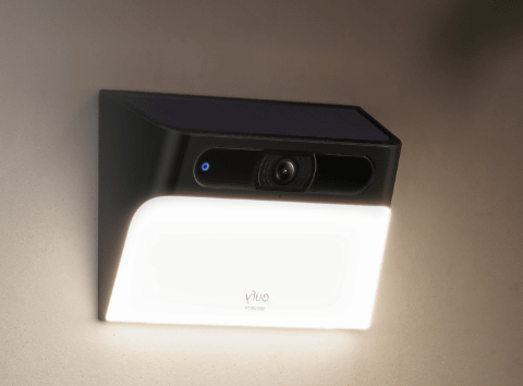 Anker、ソーラー充電式センサーライト付きネットワークカメラ「Eufy