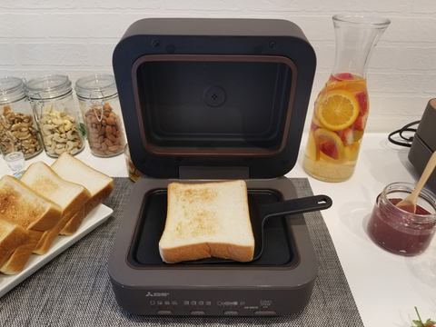 三菱、上下ヒーターで食パンを密閉して焼く「ブレッドオーブン