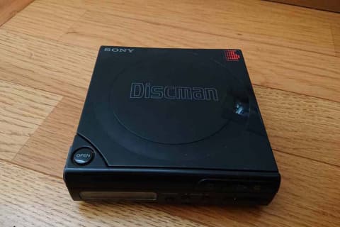 思い出家電】ソニーのCDプレーヤー「ディスクマン D-30」 - 家電Watch