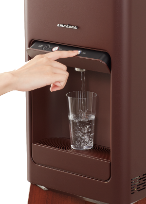 木のスタンドが部屋になじむ、amadanaの新ウォーターサーバー - 家電 Watch