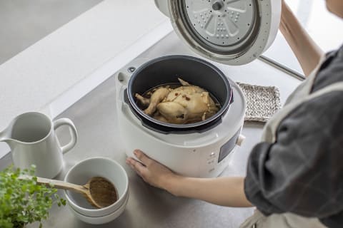 シロカ、6人分を調理できる大容量の電気圧力鍋「おうちシェフPRO L