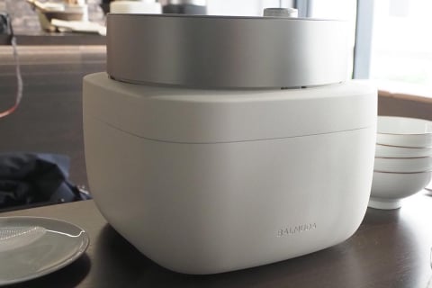 バルミューダ、生まれ変わった炊飯器The Gohan。粒立ちとおいしさ両立