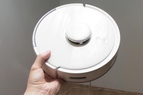 SwitchBot、極小サイズで静かな“日本仕様”ロボット掃除機 - 家電 Watch