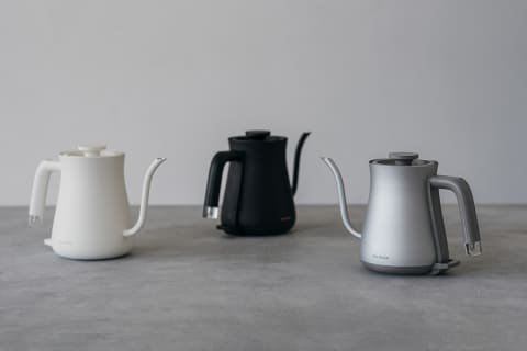 バルミューダの電気ケトル新色はマットなシルバー - 家電 Watch