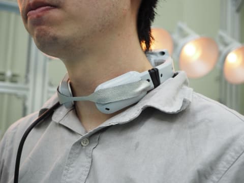 富士ゼネ“着るエアコン”35℃の暑い部屋で体験してきた - 家電 Watch