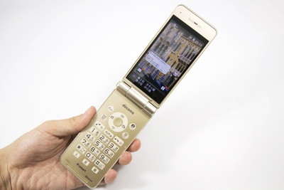 P-smartケータイ P-01J（NTTドコモ） - ケータイ Watch