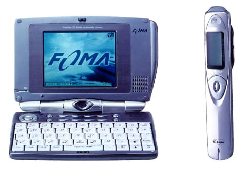 今日は何の日？】動画配信やビデオ通話など、18年前の最先端FOMA端末を