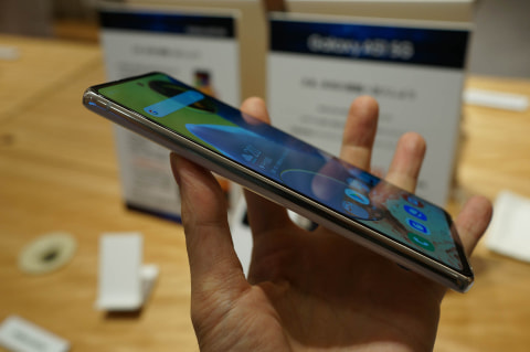 au、「Galaxy A51 5G」11月中旬発売 - ケータイ Watch