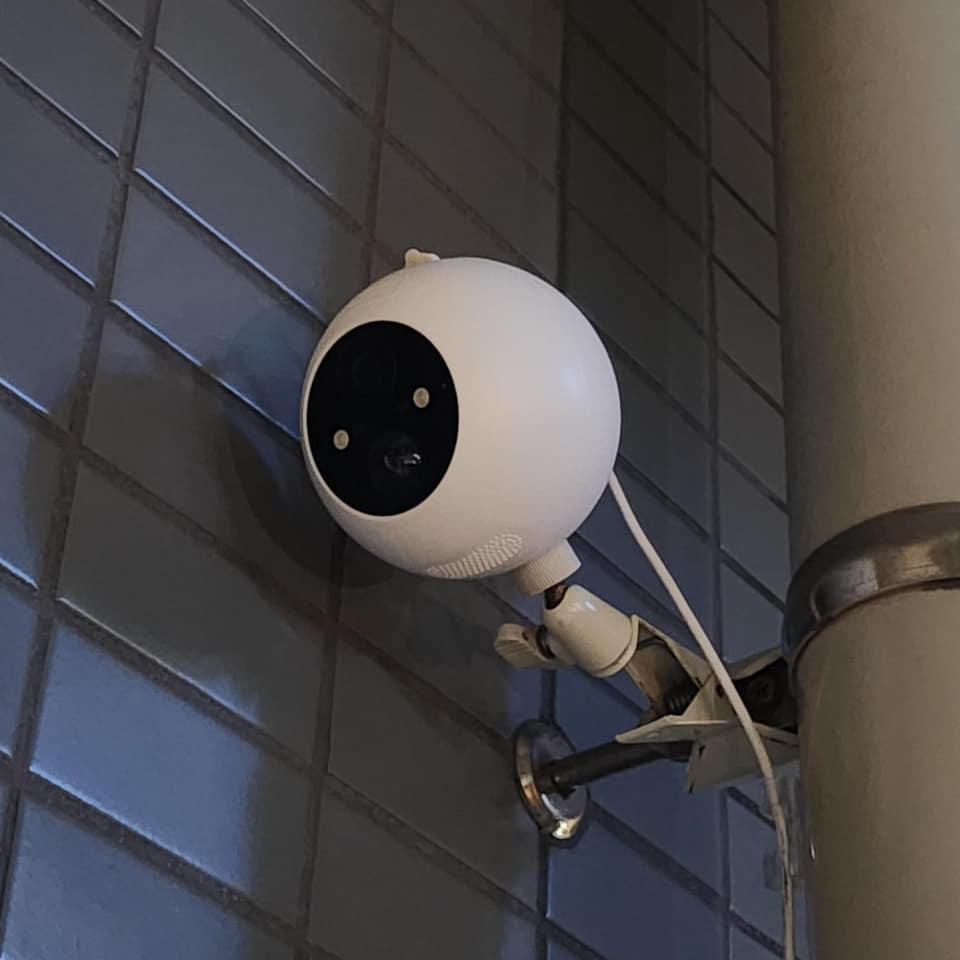 SwitchBot社の屋外カメラは専用屋外ソーラーパネルで超使える