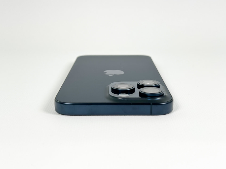 iPhone 15 Pro Max」実機レビュー、チタン素材の最上位モデルはどんな