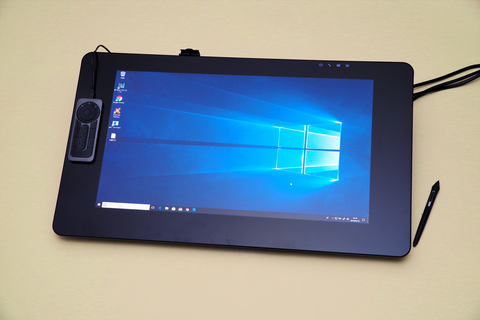 Hothotレビュー】ワコムの4K液タブ「Cintiq Pro 24」をプロ漫画家の