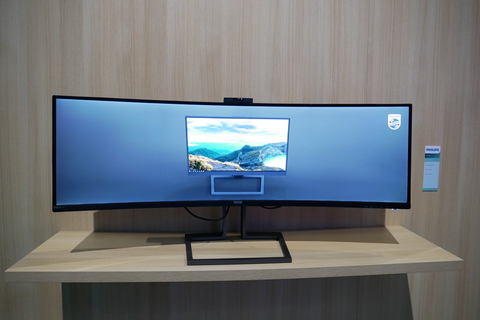 Philipsの5,120×1,440ドット液晶など、32:9超ワイドモデルが各社から