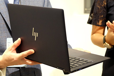 日本発”で生まれた1kg切りの高性能モバイル2in1「HP Elite Dragonfly