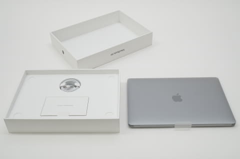 PC短評】「MacBook Air 2020」を一足早く開封。前モデルと性能を簡単に