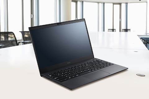 biz】NEC、約868gで24時間駆動可能な13.3型モバイルノート ～法人向け