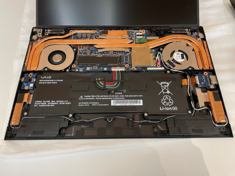 ついに復活の「VAIO Z」。約958gのフルカーボン仕様、Core H35搭載で34