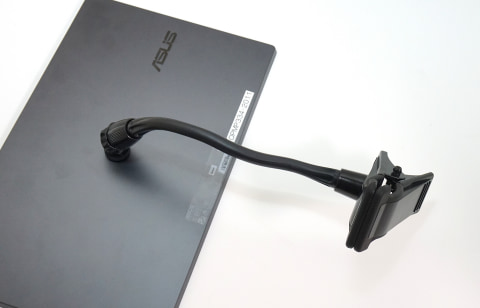 やじうまミニレビュー】一歩抜きん出たモバイルディスプレイ。マウント