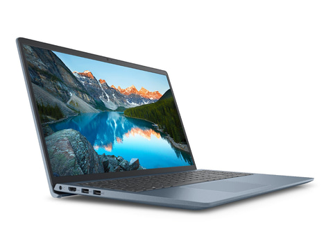 デル、6万円台からの15.6型ノート。大型化したキーキャップや再生プラ