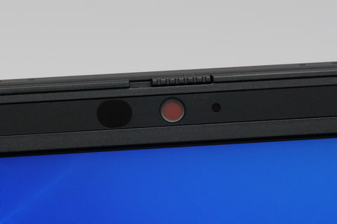 CPUからインターフェイスまで、すべてが“最新”なデルの13.3型ノート