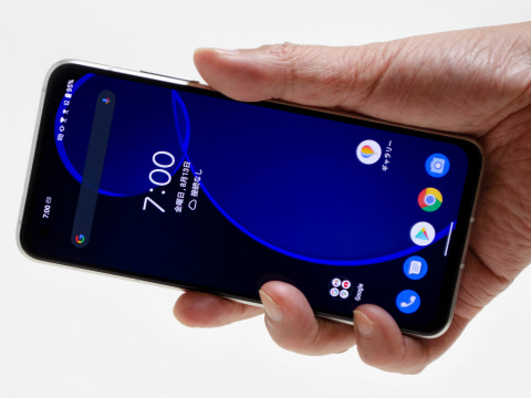 西川和久の不定期コラム】おサイフケータイ対応を果たした「Zenfone 8