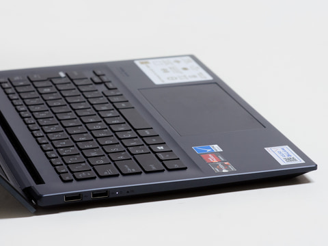 西川和久の不定期コラム】Ryzen 9 5900HXとOLEDを採用した14型ノートPC