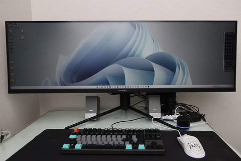 やじうまミニレビュー】意外にもフルHDパネル2枚分より便利。32:9液晶