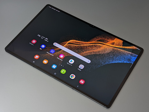 山口真弘の電子書籍タッチアンドトライ】14.6型の大画面を搭載した