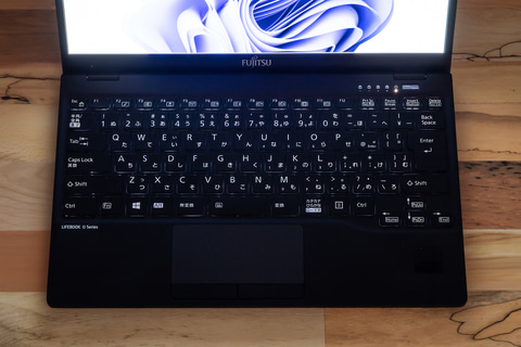 驚異の700g台を実現した13.3型ノート「Fujitsu LIFEBOOK U9312/J