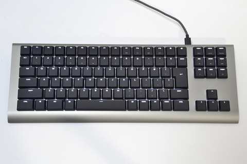 Hothotレビュー】大人のゲーマー向け？自動車部品メーカー発の高級