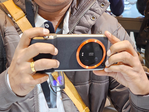 コンデジのような形状になる「Xiaomi 14 Ultra」を発表。新タブレット