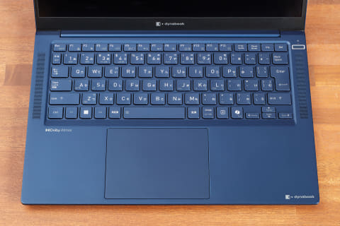 このスペックで約899g！「dynabook RJ74/MY」は最上位モバイルノートを