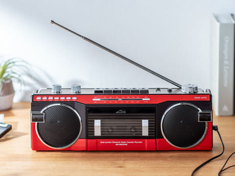 サンワサプライ、Bluetoothスピーカー搭載のレトロ風ラジカセ - PC Watch