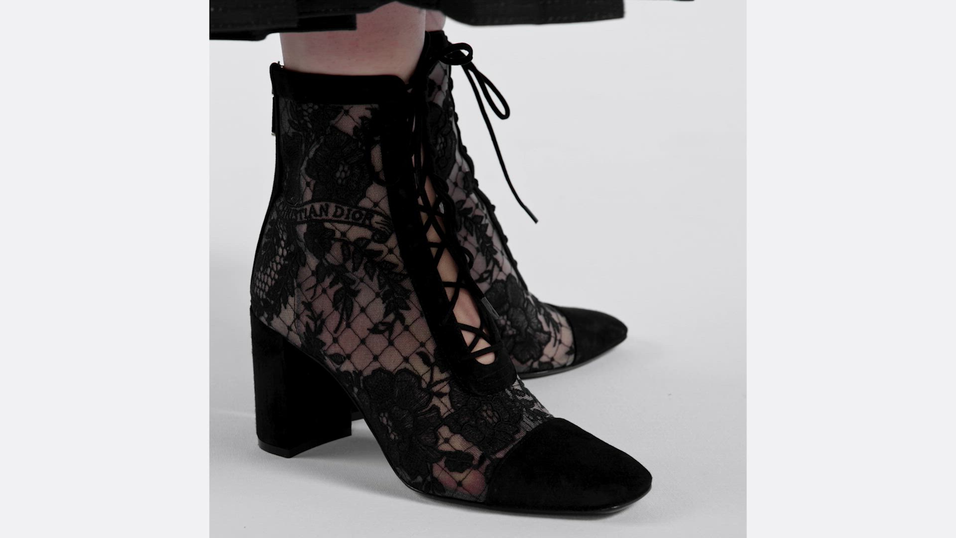 DIOR | Naughtily-D ヒール ショートブーツ Dior Roses エンブロイ