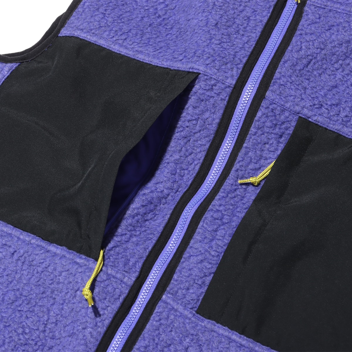 NIKE AS M ACG ARCTIC WOLF VEST PERSIAN VIOLET/BLACK/SUMMIT WHITE