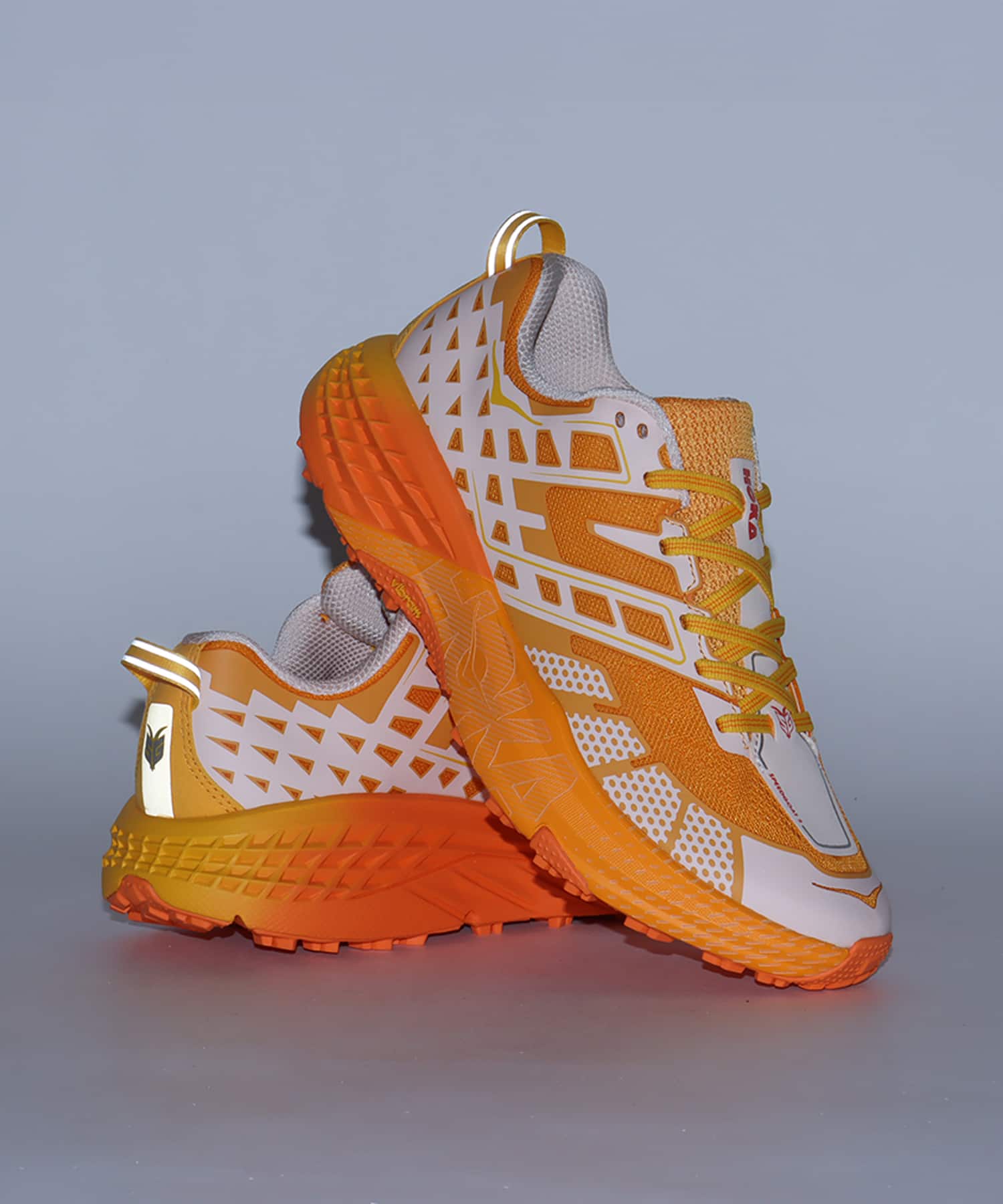 HOKA SPEEDGOAT 2 DAWN LIGHT / SUN CORAL（ホカ スピードゴート 2
